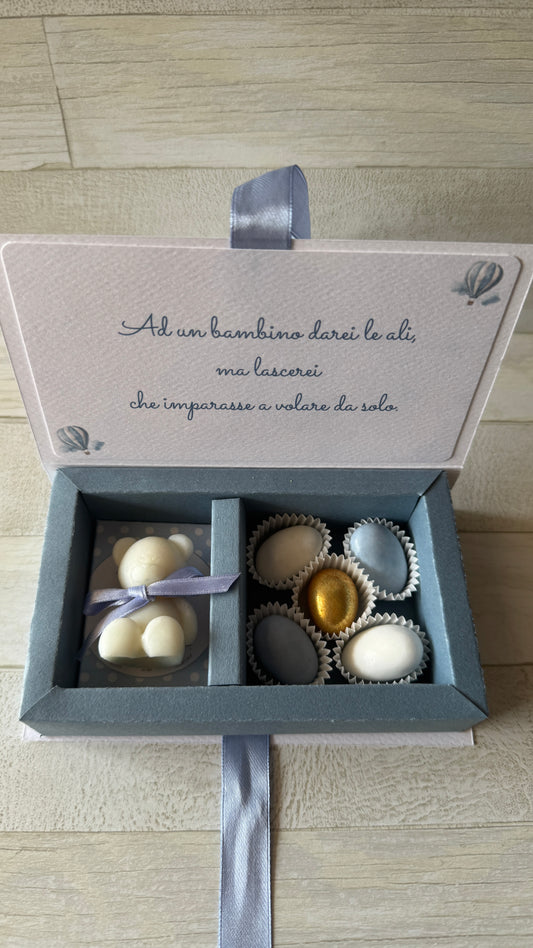 Bomboniera Battesimo – Cofanetto a Libro con Candela in Cera di Soia – Orsetto Piccolo