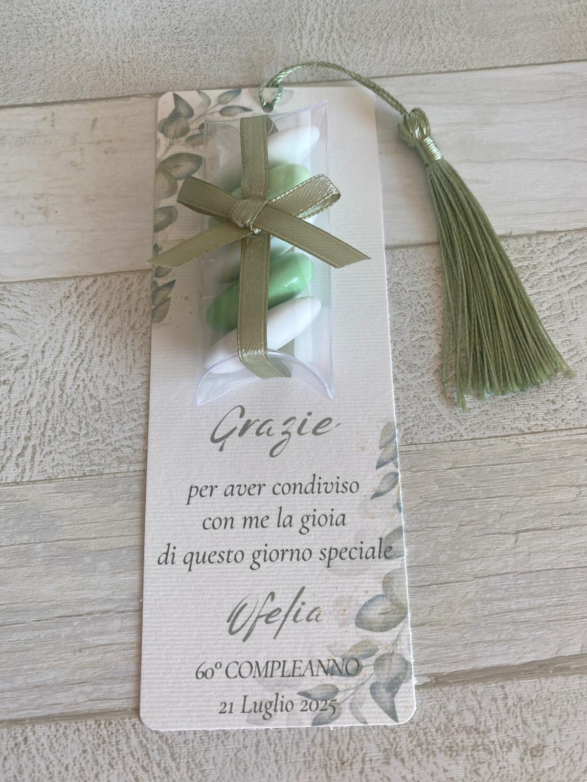 Segnaposto a segnalibro con confetti personalizzabile