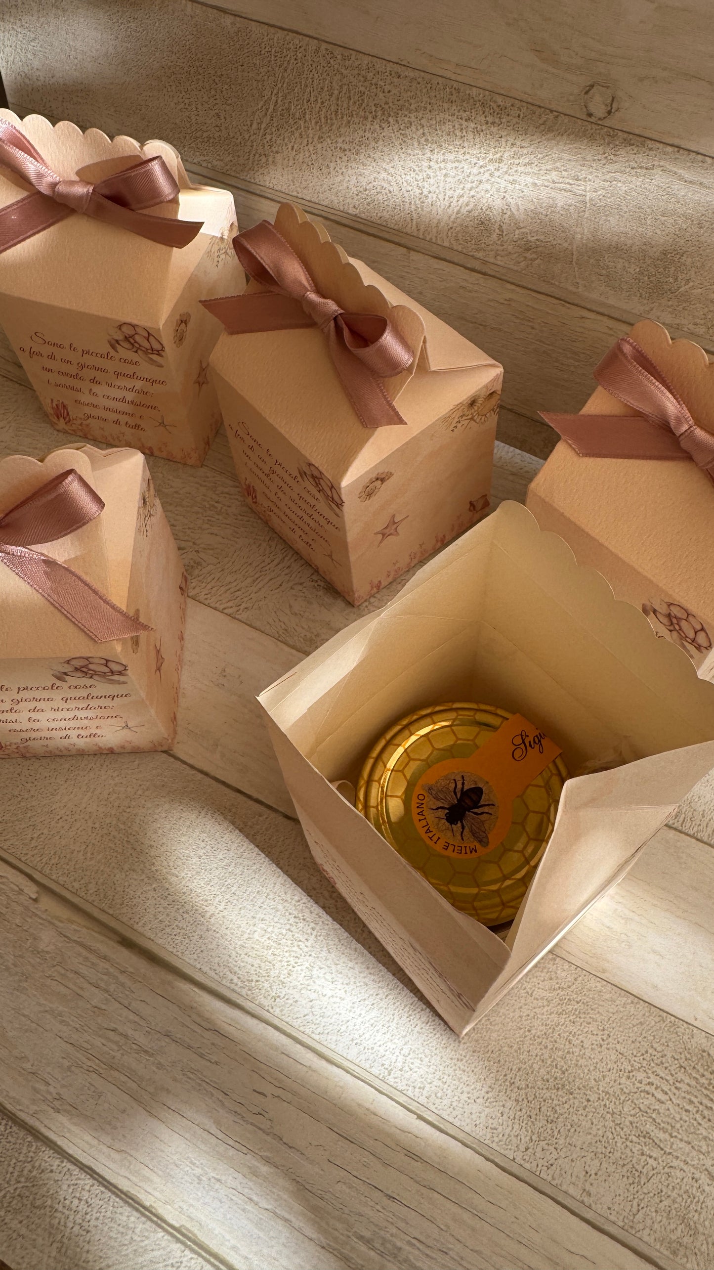 Bomboniera con Miele Personalizzato in confezione "Milk Box"