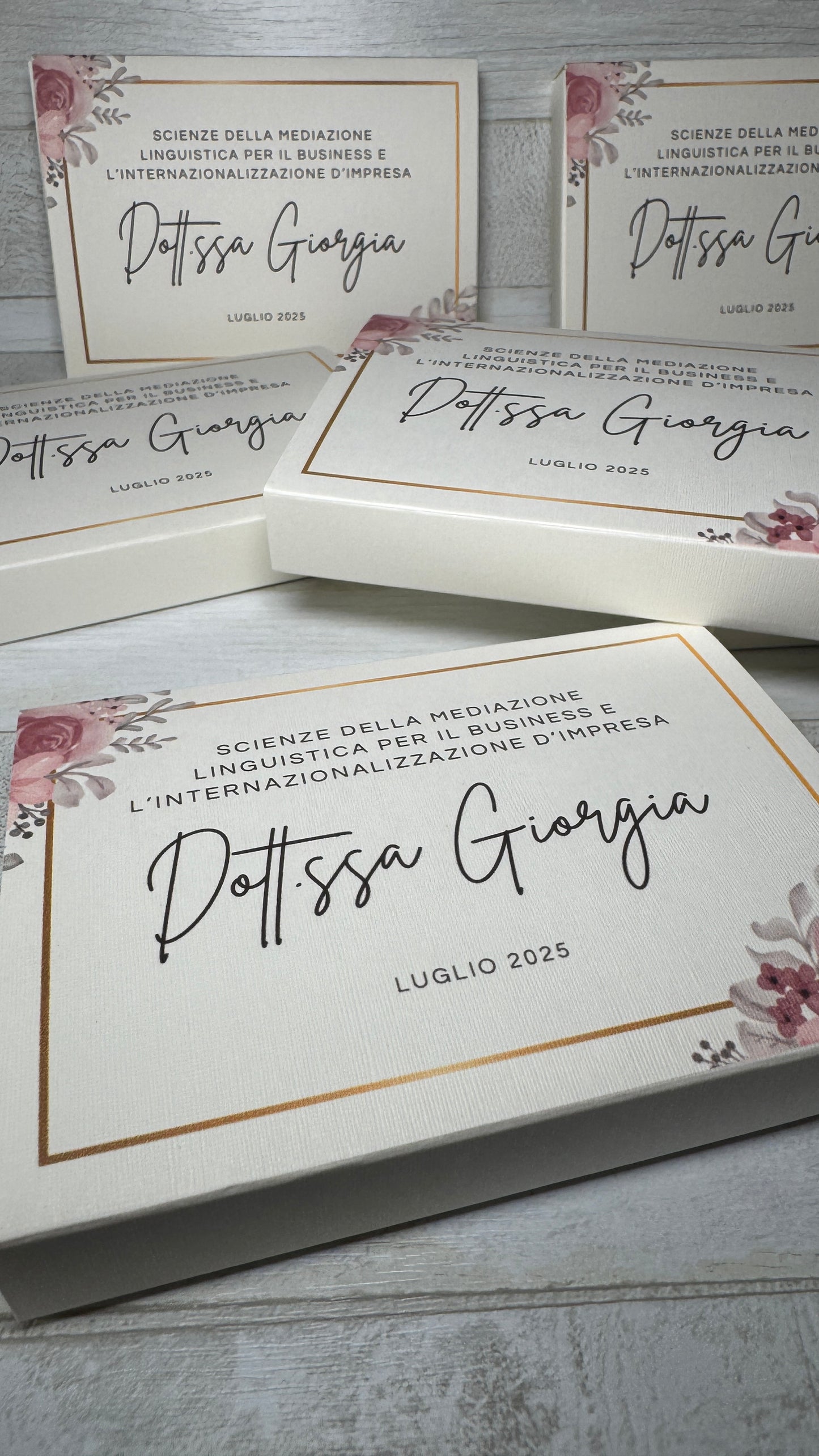 Cofanetto personalizzato Laurea con profumatore in cera di soia e confetti