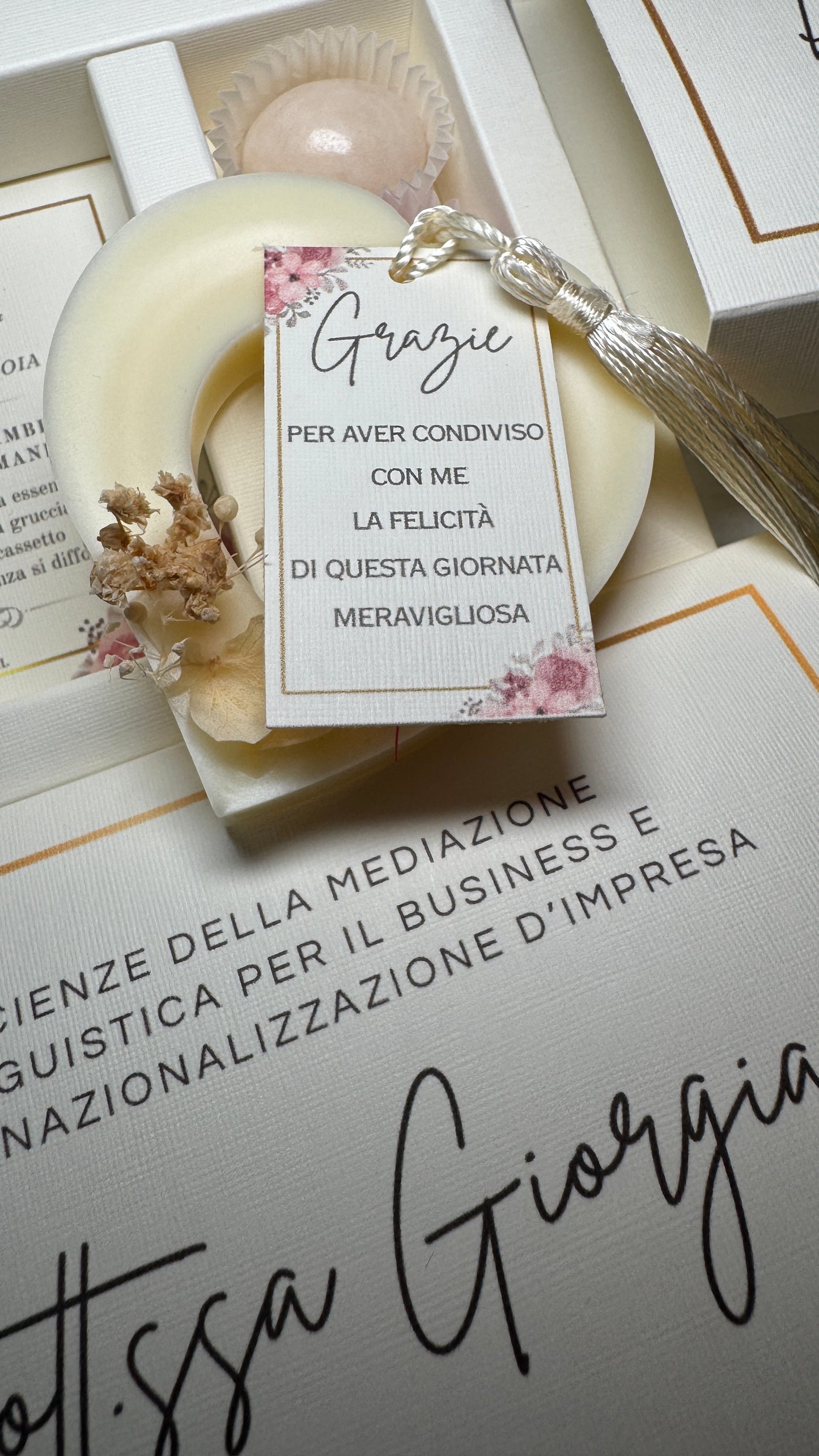 Cofanetto personalizzato Laurea con profumatore in cera di soia e confetti