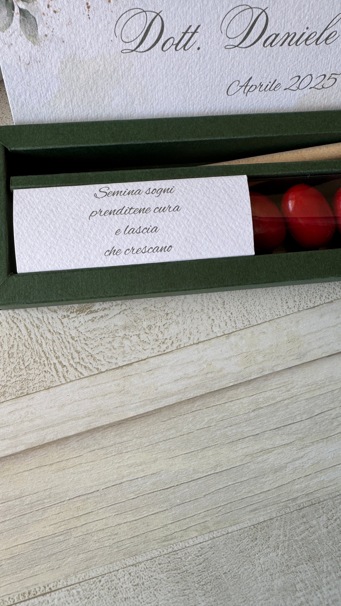 Cofanetto regalo personalizzato per Laurea con Matita Seminabile e Confetti
