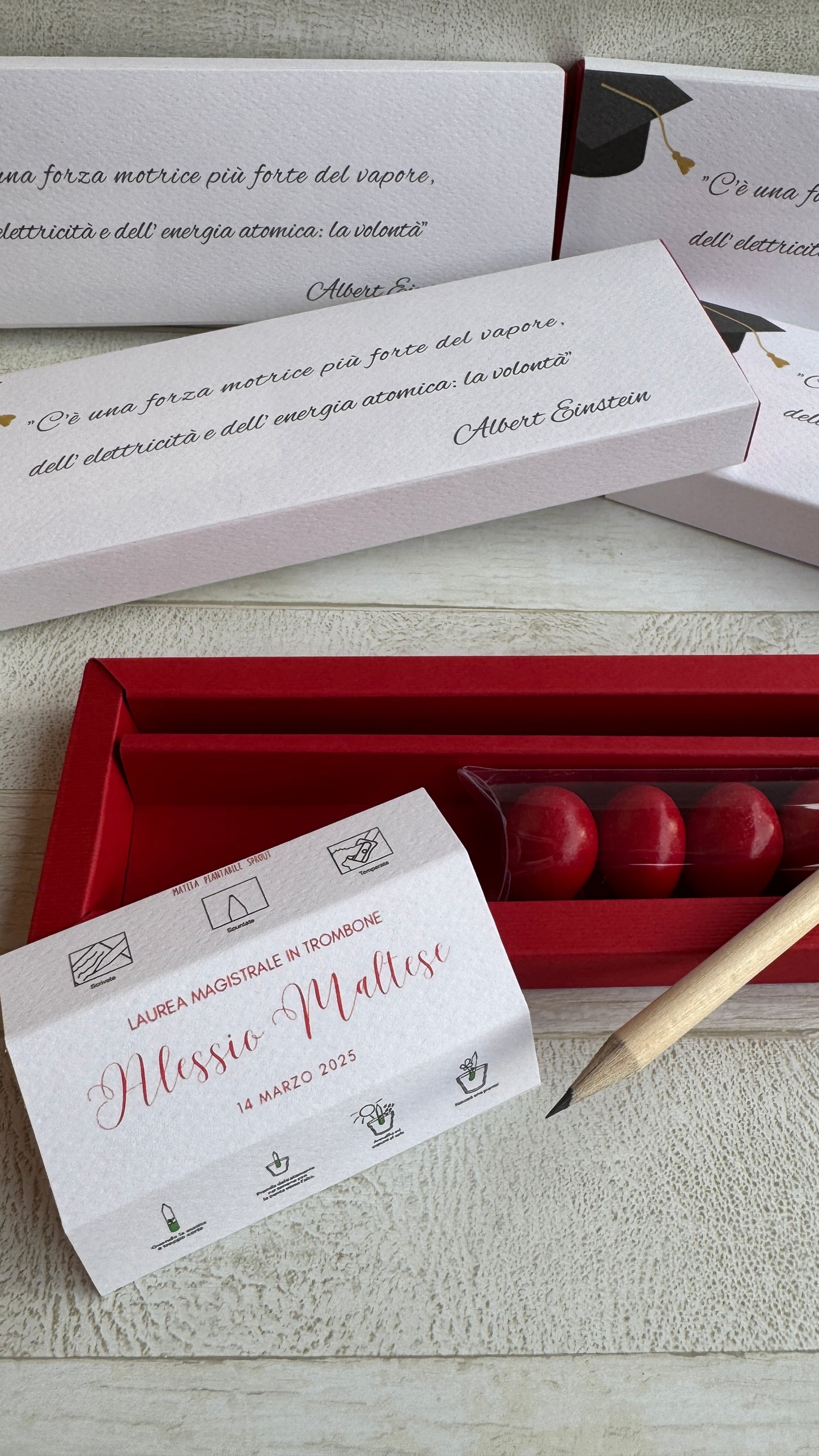 Cofanetto regalo personalizzato per Laurea con Matita Seminabile e Confetti