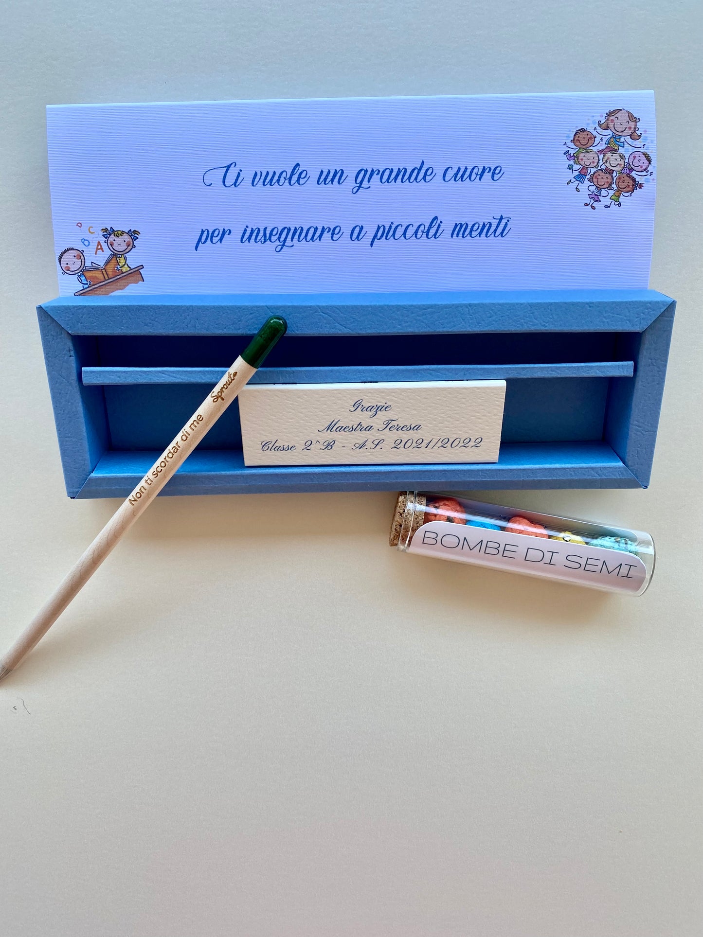 Cofanetto idea regalo seminabile con matita e bombe carta semi