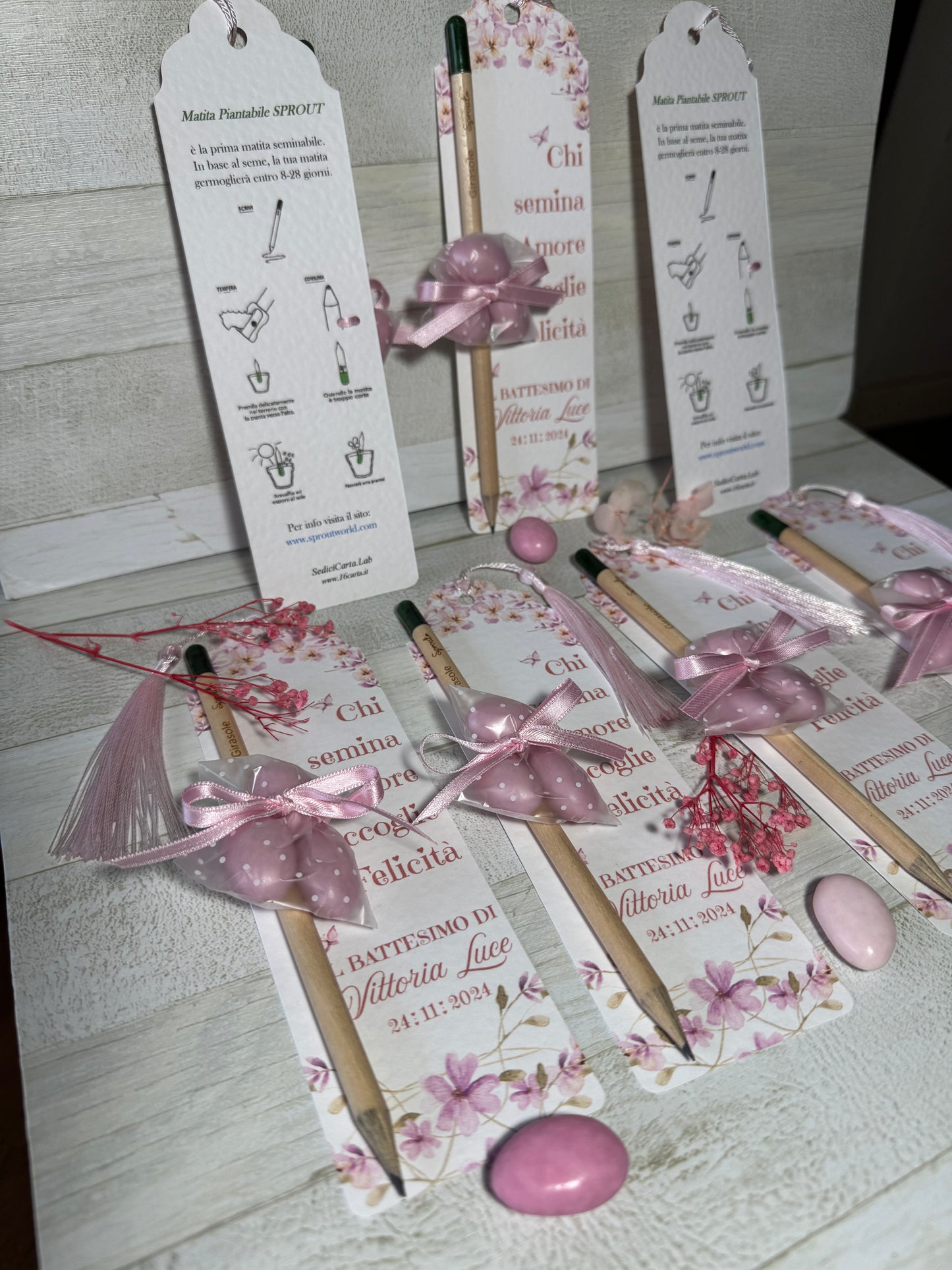 Bomboniera Battesimo – Segnalibro Personalizzato con Matita Seminabile e confetti