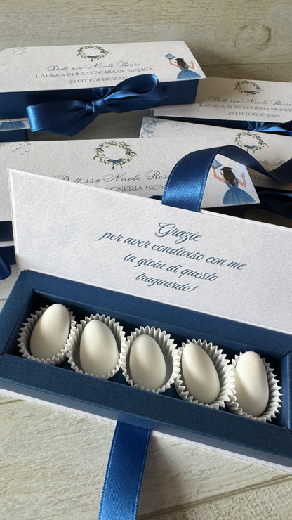 Porta confetti Laurea – Cofanetto a libro degustazione personalizzabile (5 confetti)