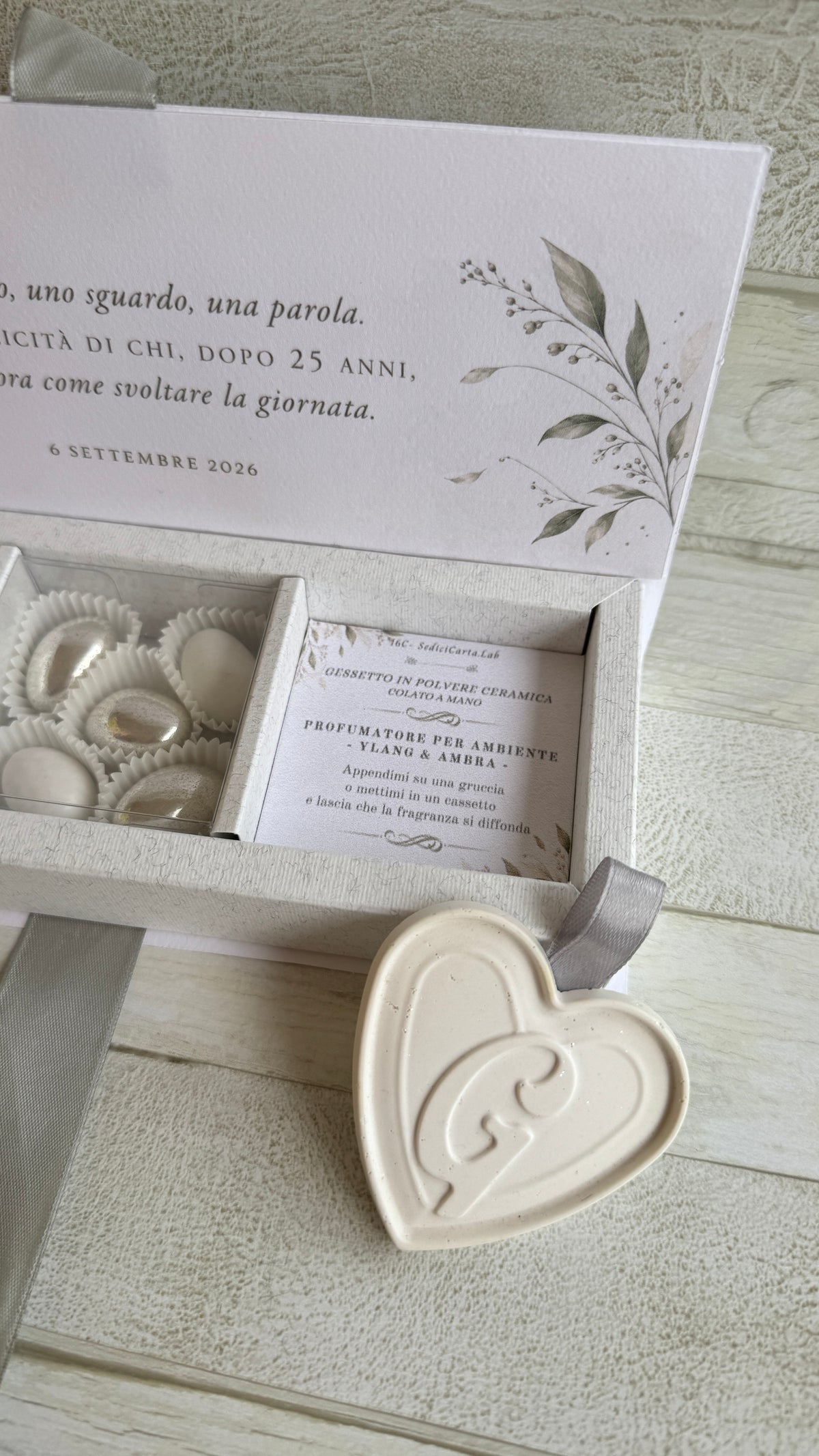 Bomboniera Nozze con Cuore in Gesso Profumato - Cofanetto a Libro