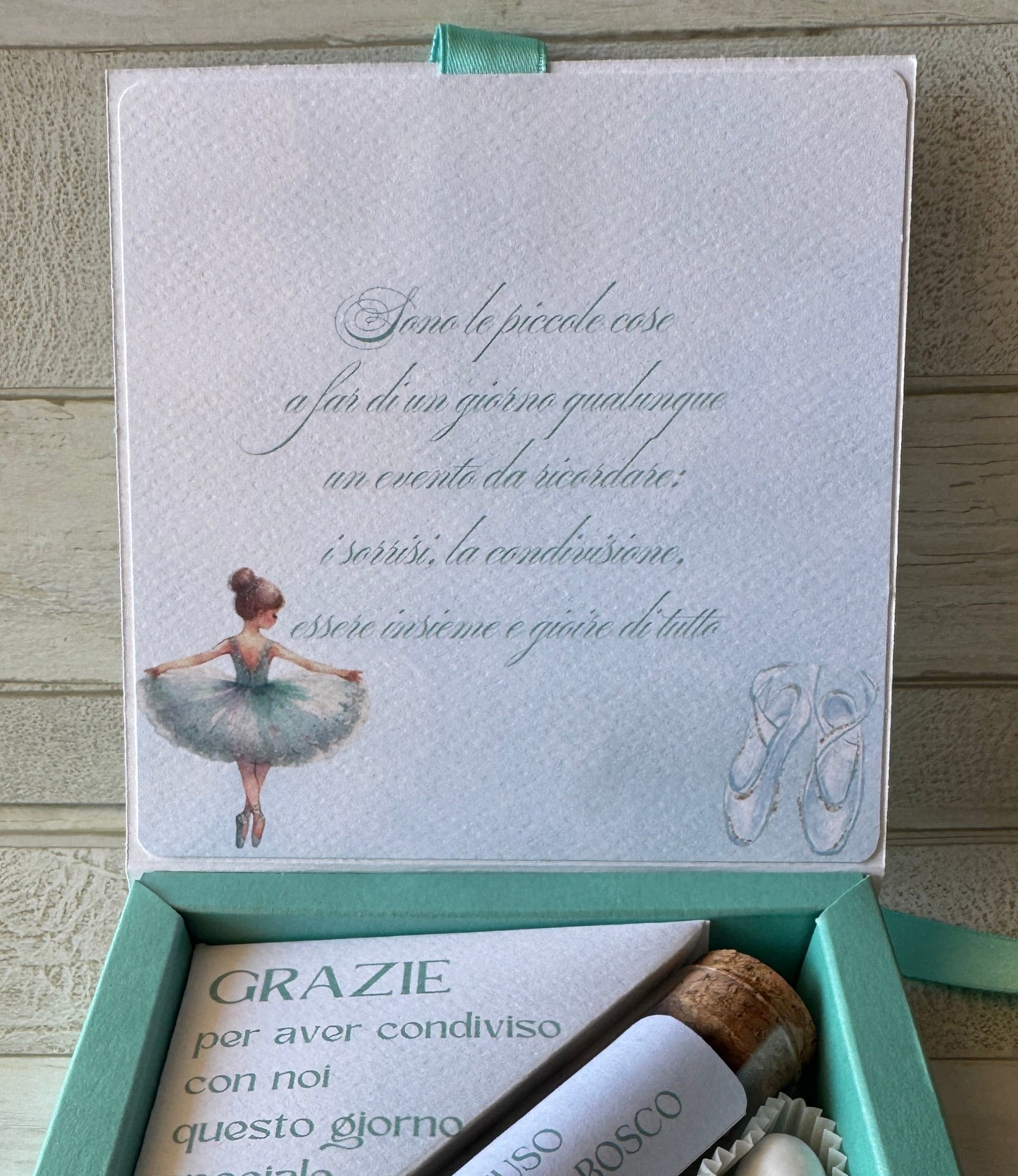 Cofanetto regalo a libro personalizzato con infusi/tisane per Comunione-Cresima