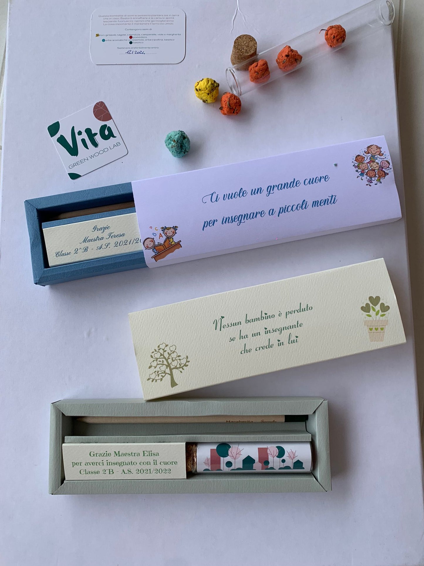 Cofanetto idea regalo seminabile con matita e bombe carta semi