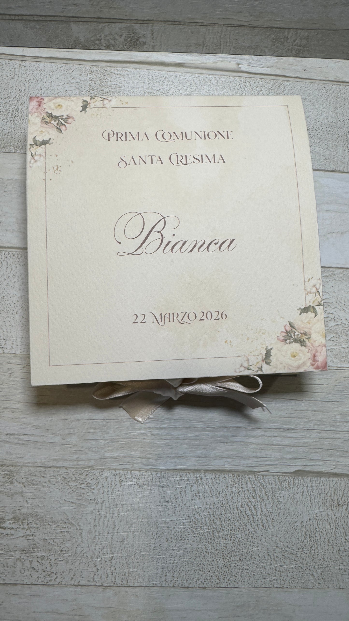 Bomboniera Comunione e Cresima con Croce Profumata in Cera di Soia - Cofanetto a Libro