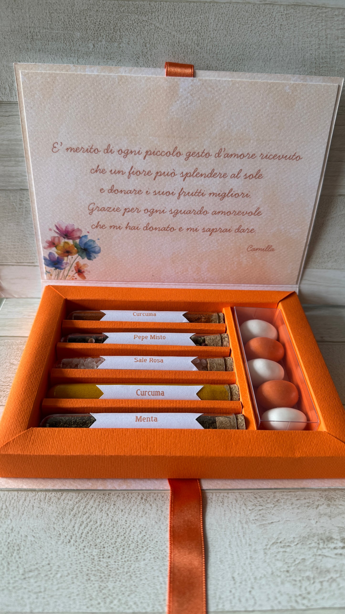 Bomboniera Battesimo – Cofanetto a Libro con Set di 5 Spezie