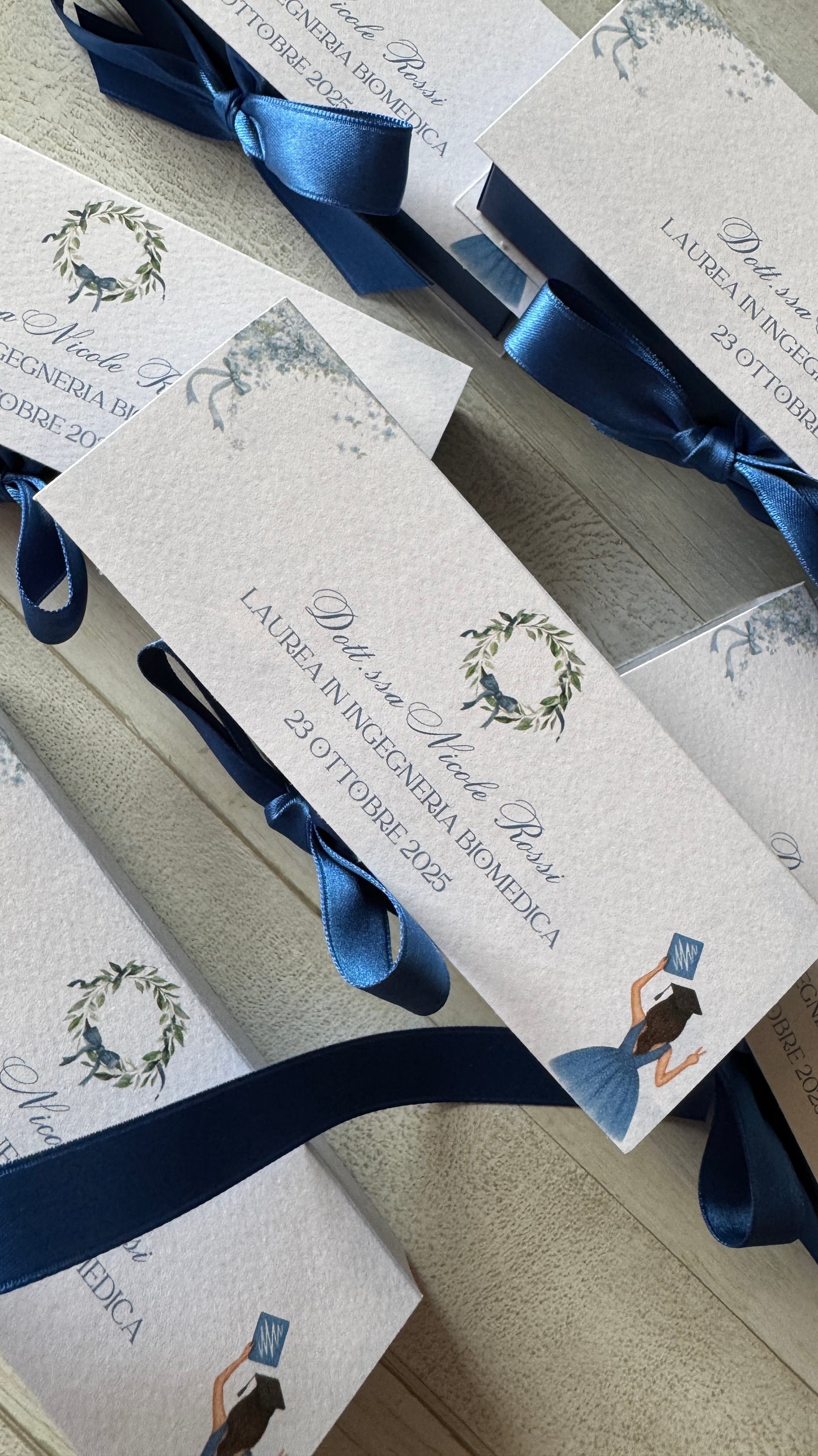 Porta confetti Laurea – Cofanetto a libro degustazione personalizzabile (5 confetti)