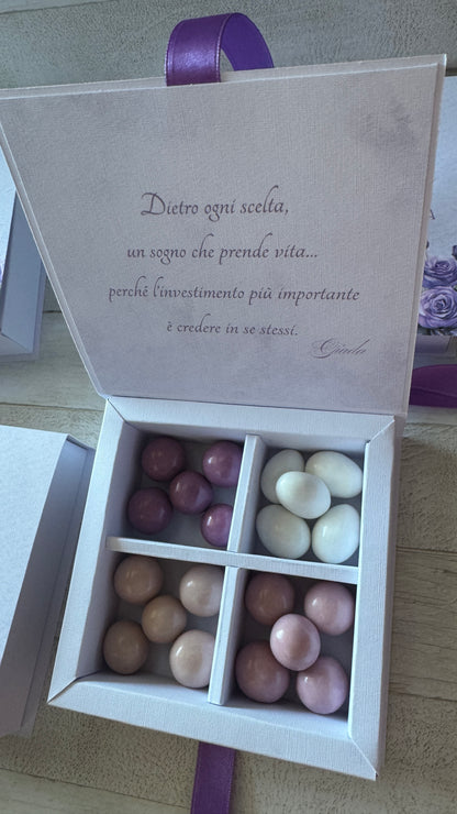 Porta Confetti Laurea – Cofanetto a Libro Degustazione Personalizzabile con Scomparti