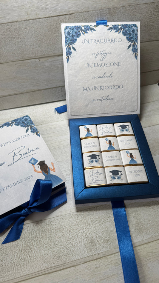 Cioccolatini Laurea – Cofanetto a Libro Personalizzabile (25 × 25 mm)