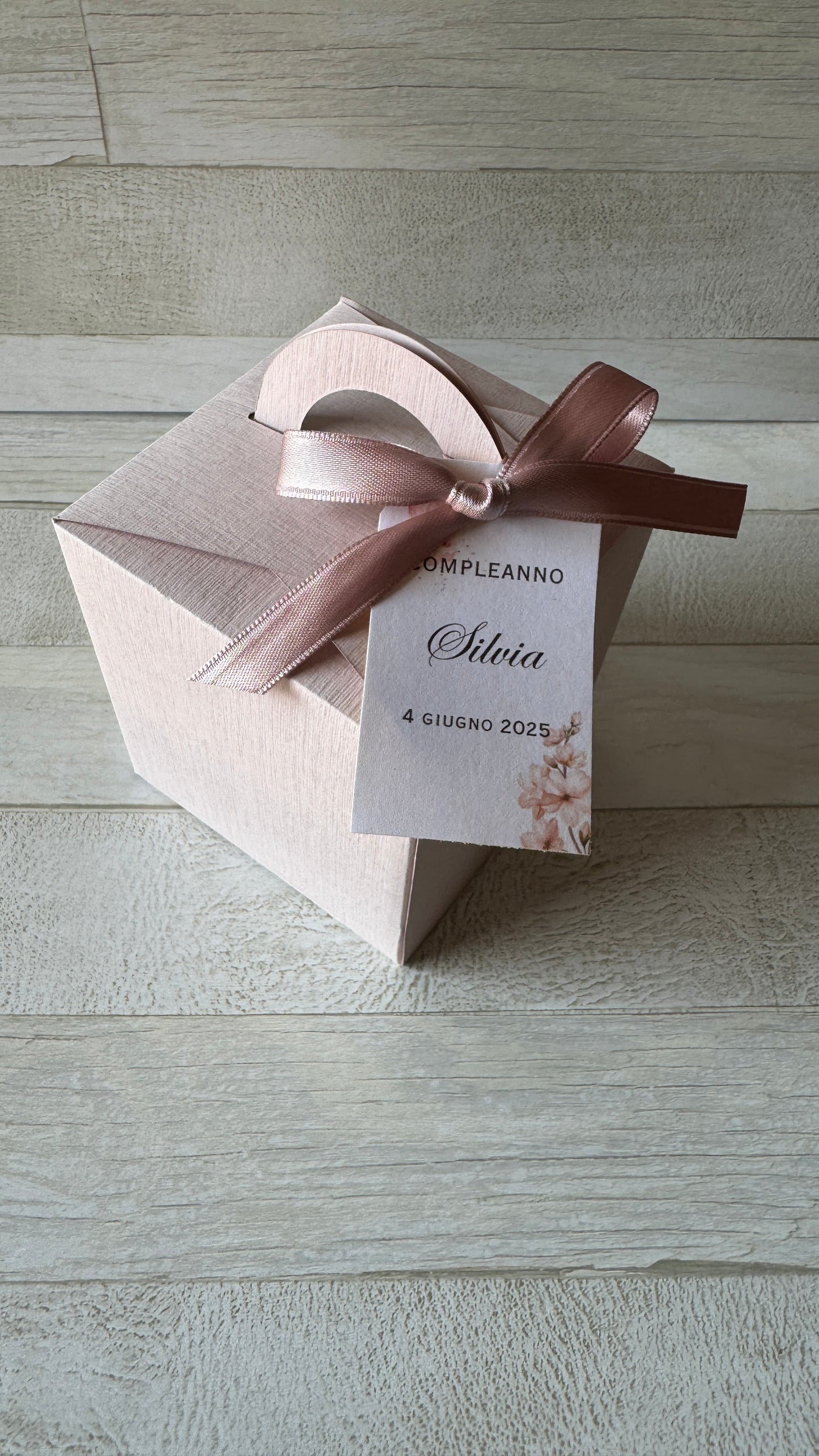 Bomboniera Compleanno con Vasetto di Miele 120 g – Box stile “Lanterna”