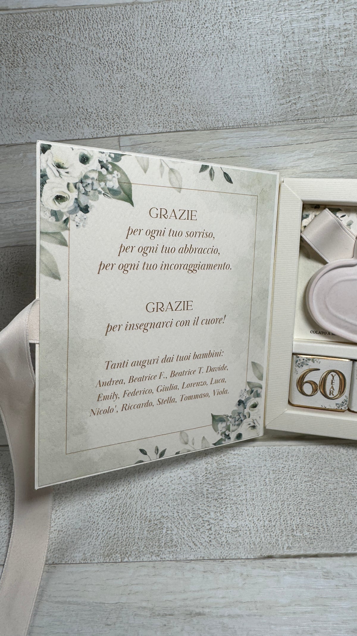 Bomboniera Compleanno con Cuore in Gesso Profumato e Cioccolatini - Cofanetto a Libro