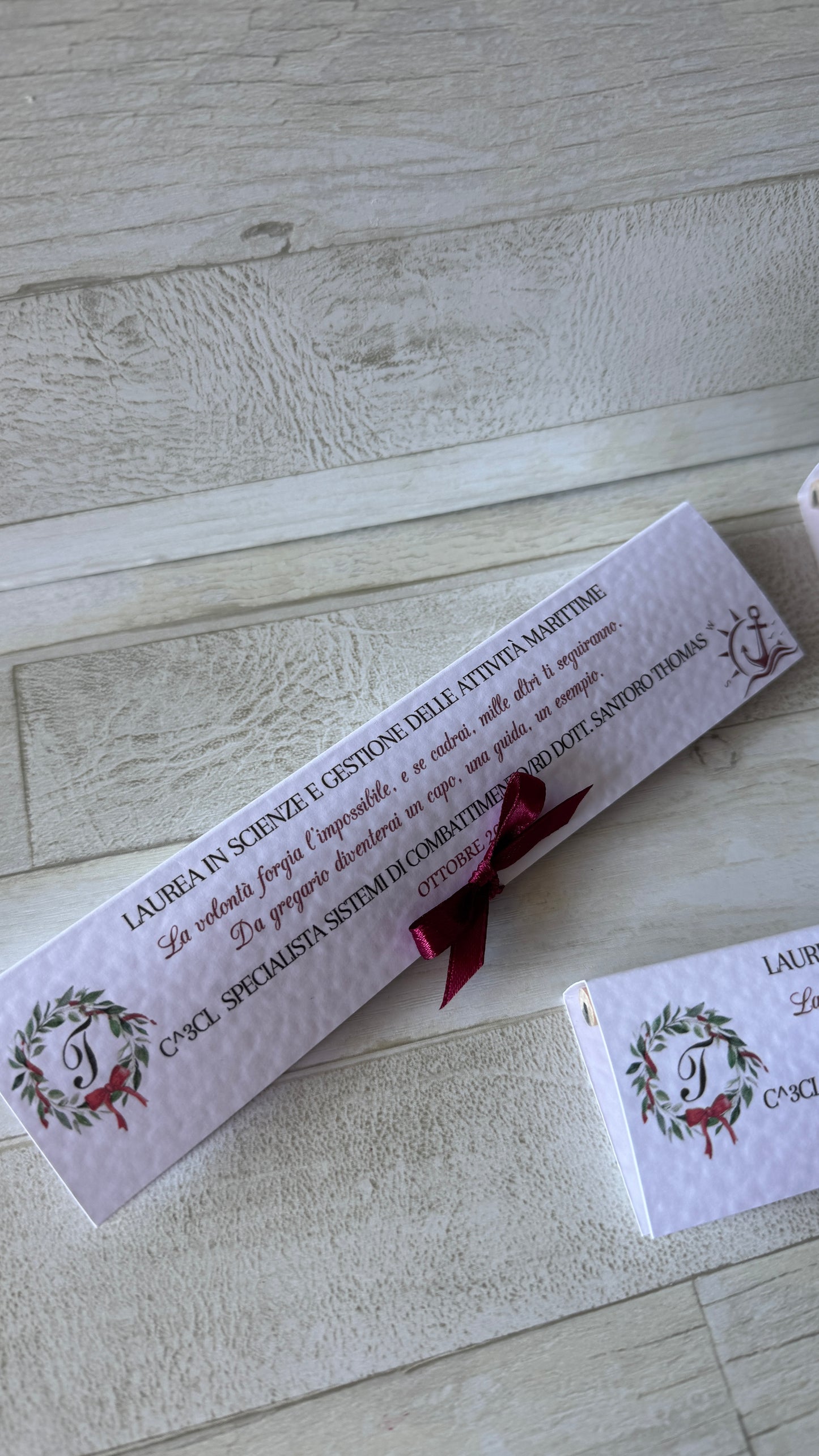 Bomboniera Laurea – Astuccio Pieghevole con Matita Seminabile