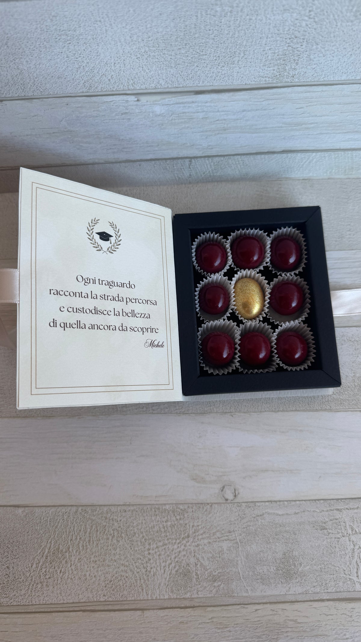 Porta confetti Laurea – Cofanetto a Libro Degustazione (9 Confetti)