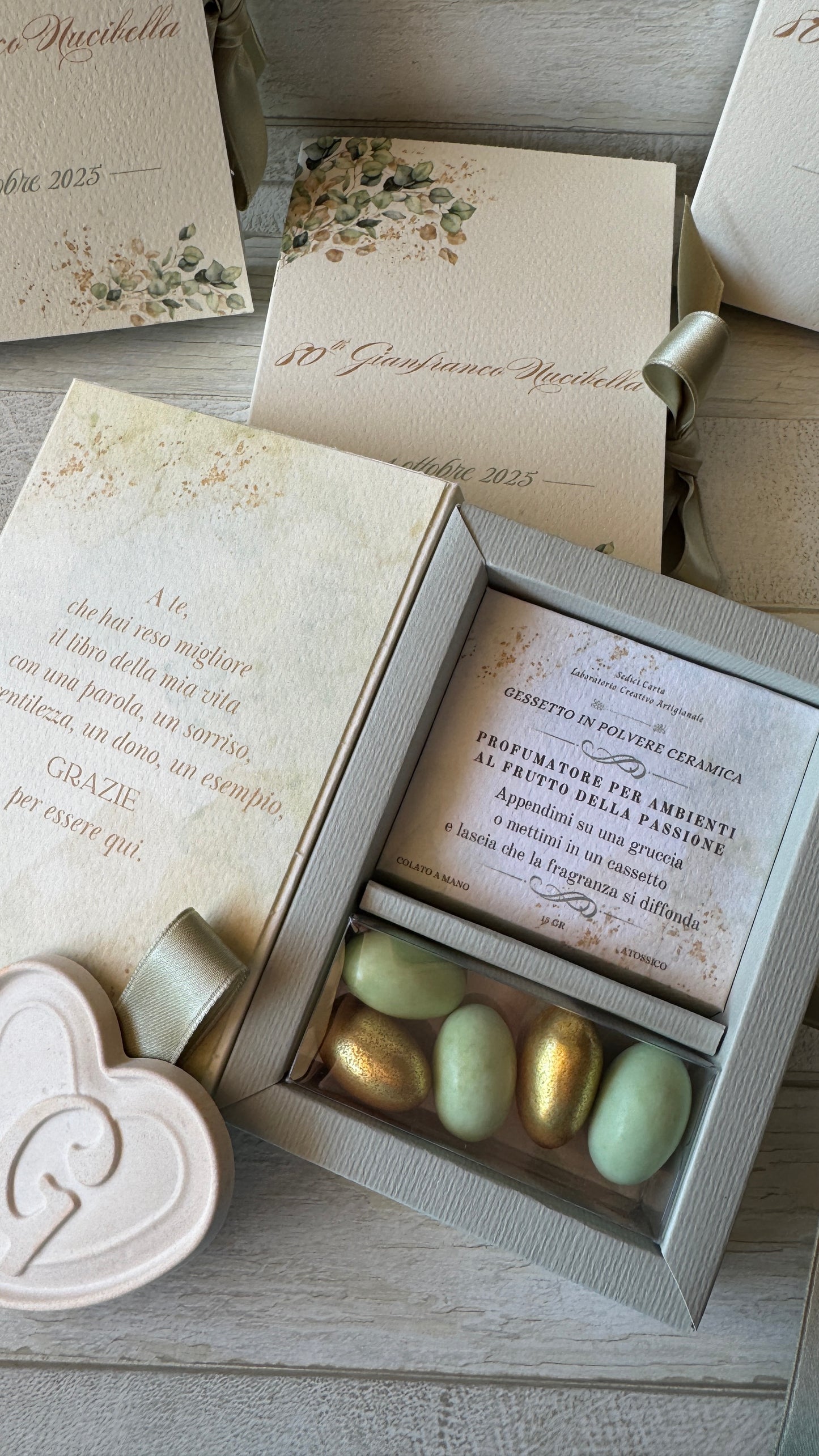 Bomboniera Compleanno con Cuore in Gesso Profumato - Cofanetto a Libro