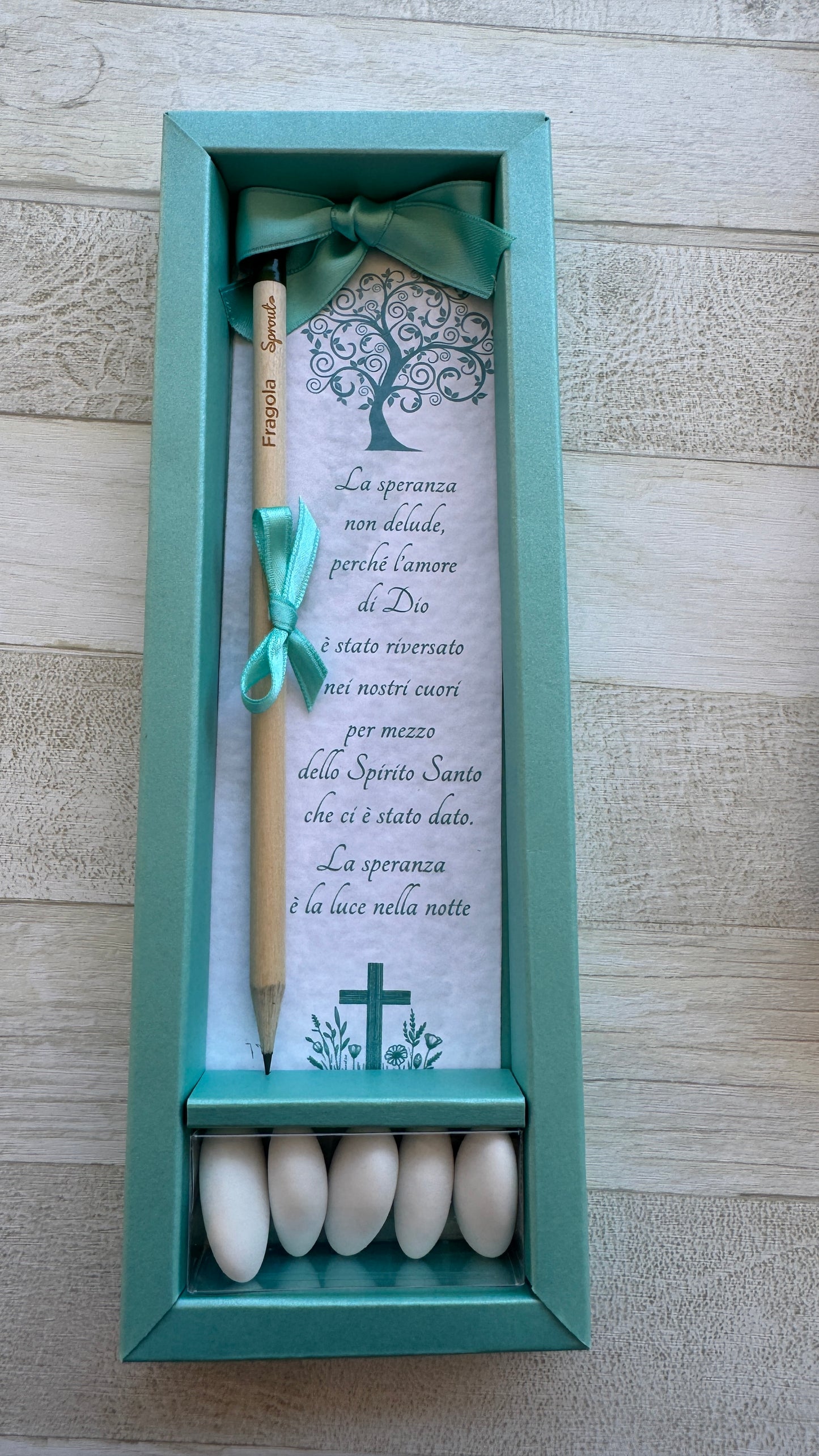 Cofanetto regalo personalizzato con Segnalibro, Matita Seminabile e 5 confetti per Comunione&Cresima
