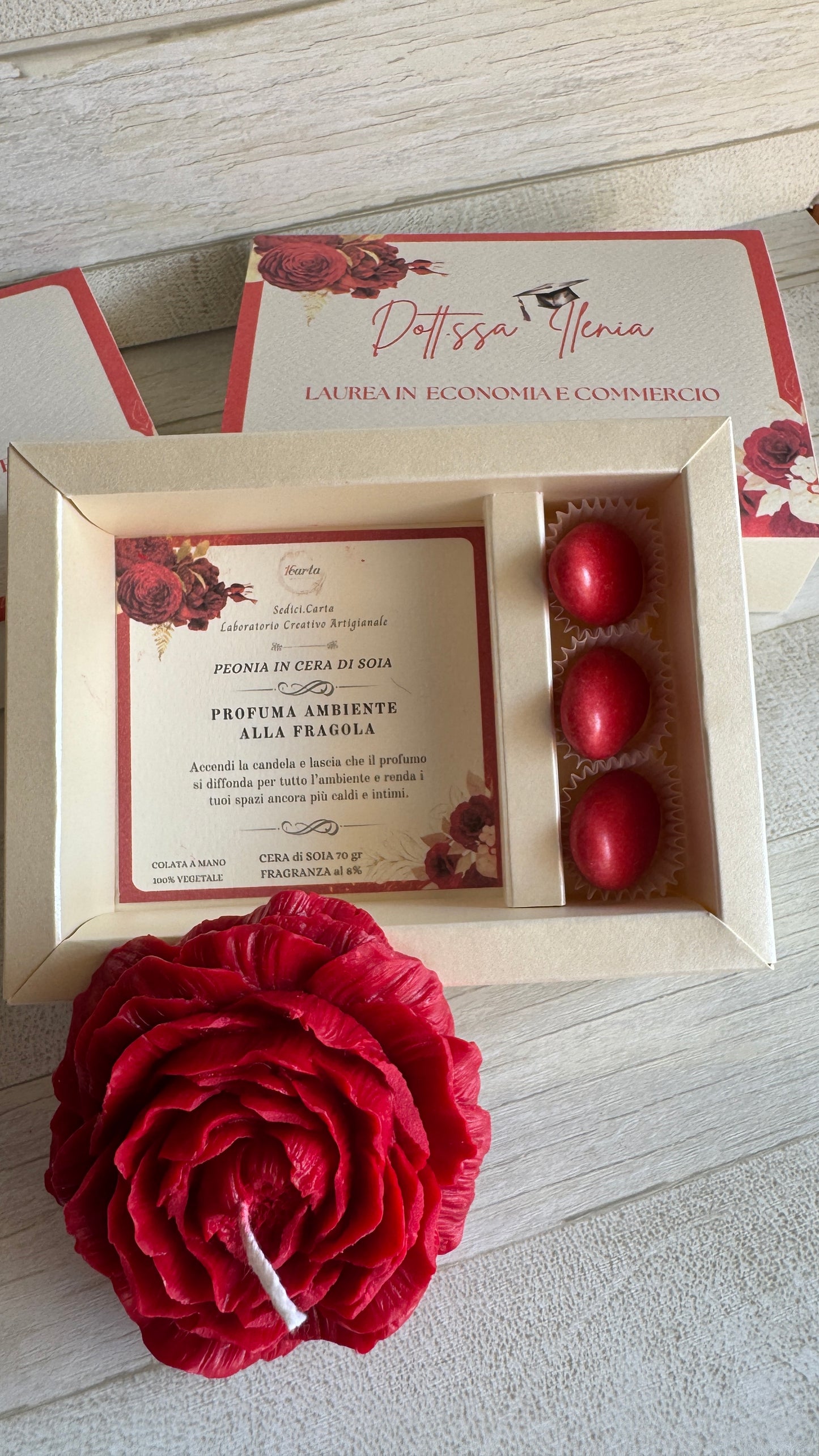 Peonia in cera di soia in cofanetto regalo personalizzato Laurea