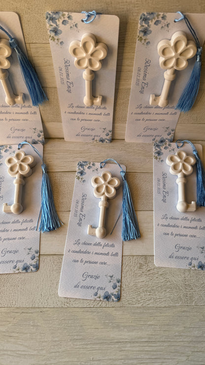 Segnaposto Compleanno – Segnalibro con Profumatore "Chiave" in Gesso