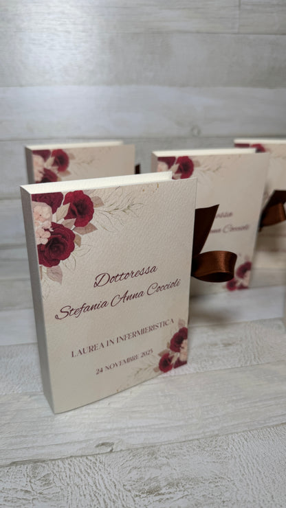 Bomboniera Laurea a Libro con Cuore in Gesso Profumato – Apertura Laterale