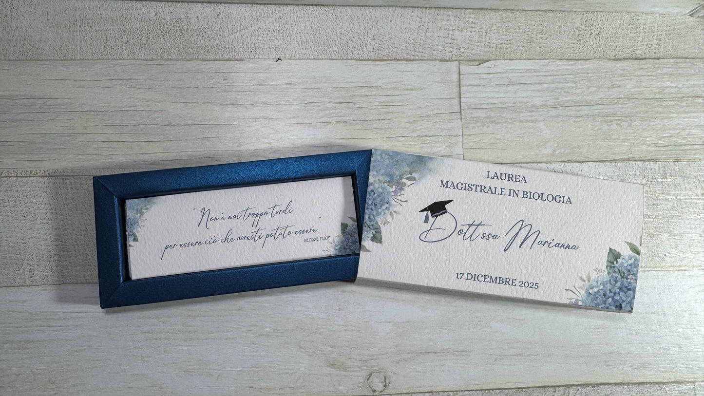 Cioccolatini Laurea – Cofanetto a Scorrimento Personalizzabile (33 × 33 mm)