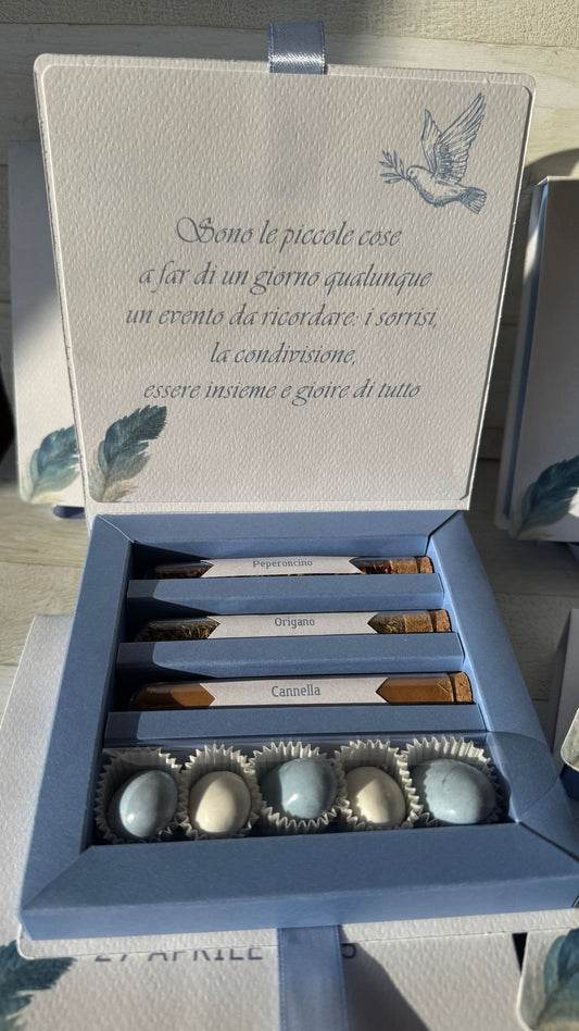 Cofanetto regalo a libro personalizzato con set di 3 di infusi per Comunione-Cresima