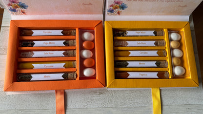 Bomboniera Battesimo – Cofanetto a Libro con Set di 5 Spezie