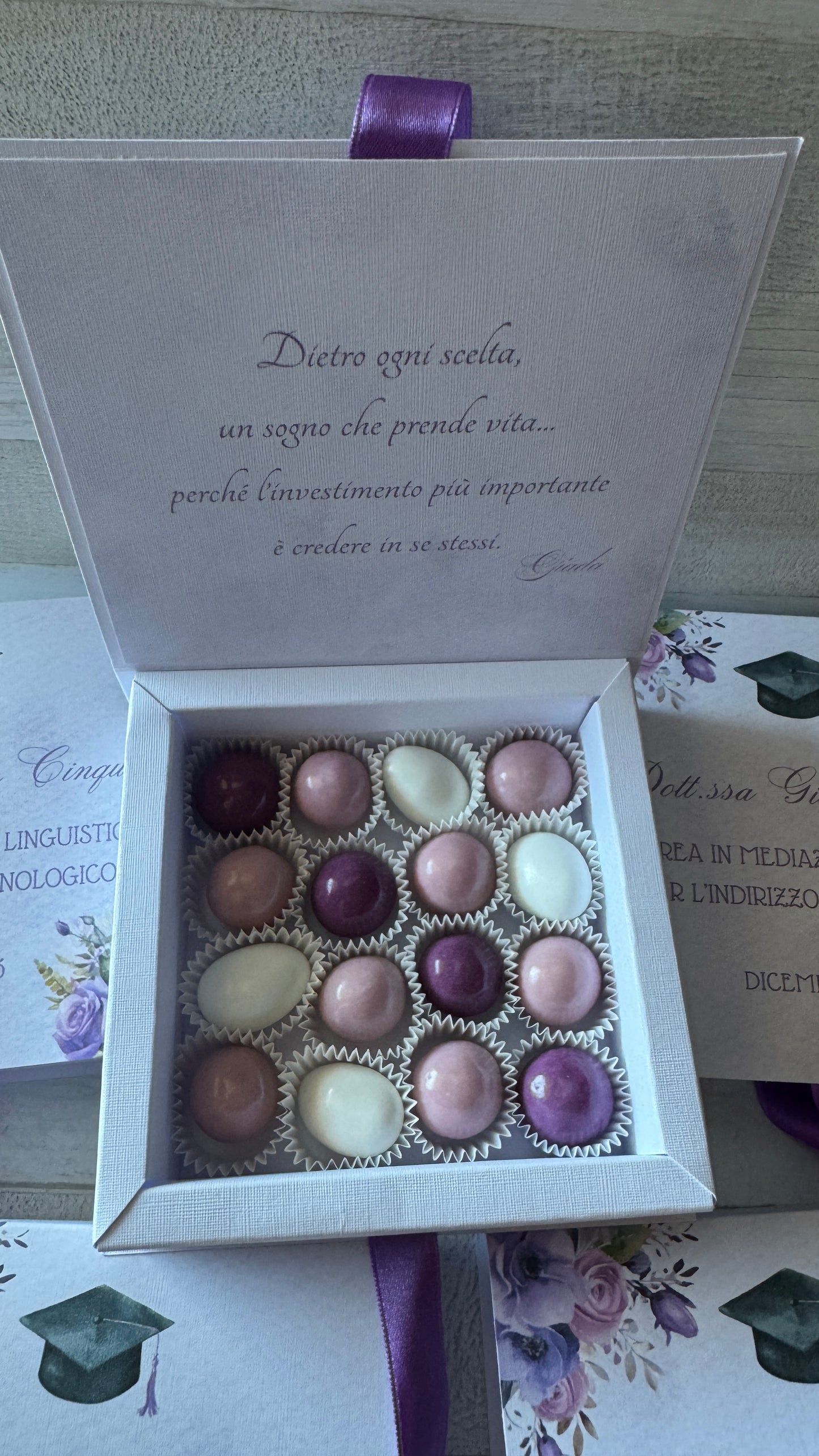 Porta Confetti Laurea – Cofanetto a Libro Degustazione Personalizzato