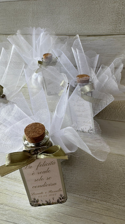 Segnaposto con spezie e confetti in provetta personalizzata