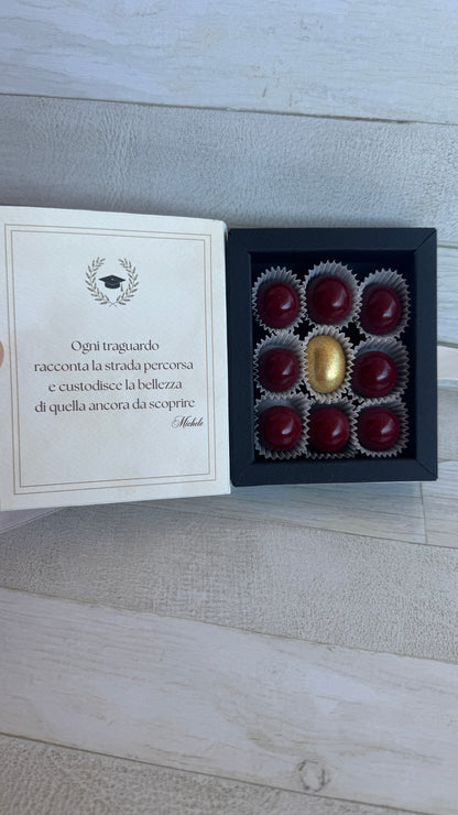 Porta confetti Laurea – Cofanetto a Libro Degustazione (9 Confetti)