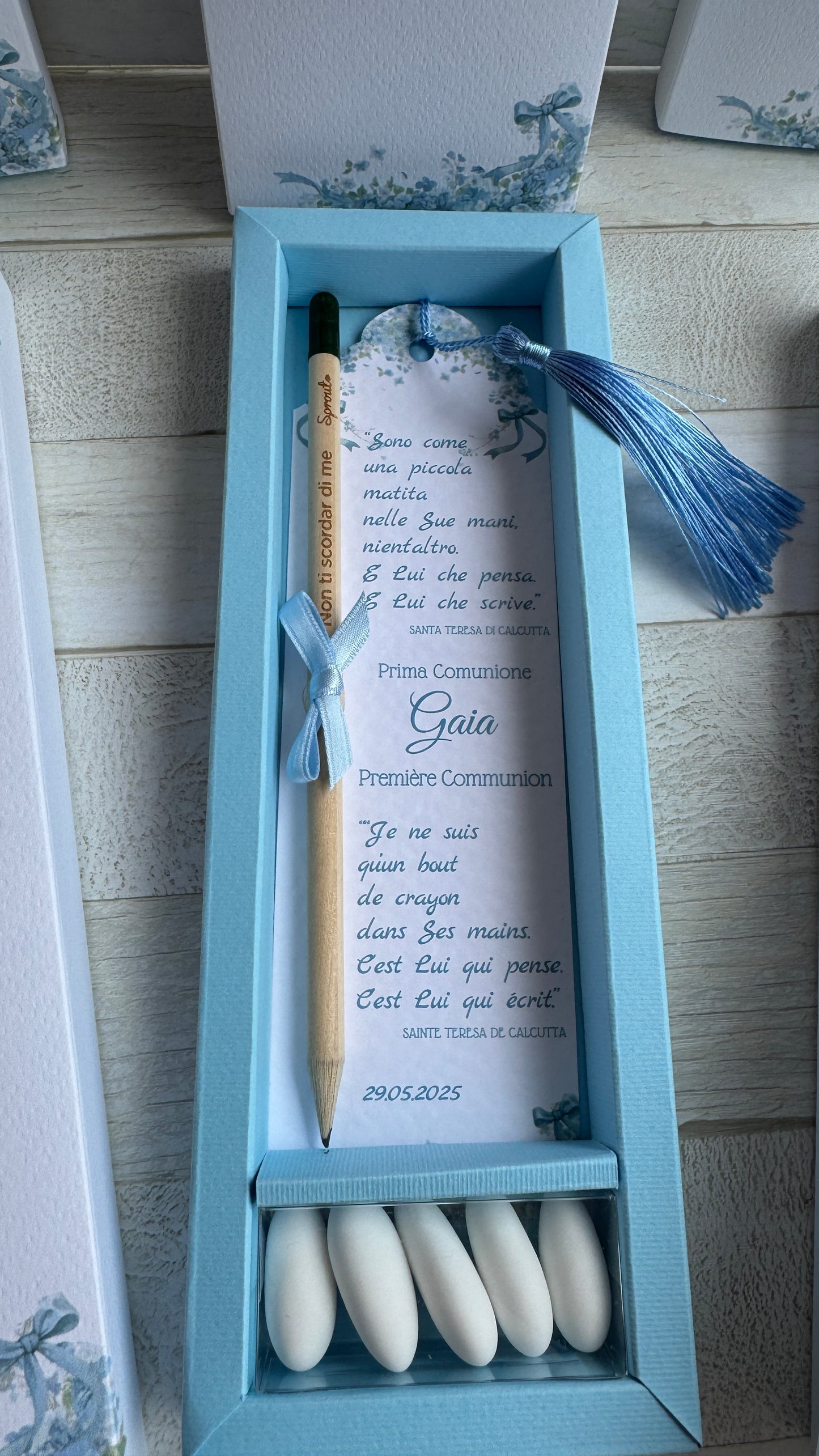 Cofanetto regalo personalizzato con Segnalibro, Matita Seminabile e 5 confetti per Comunione&Cresima