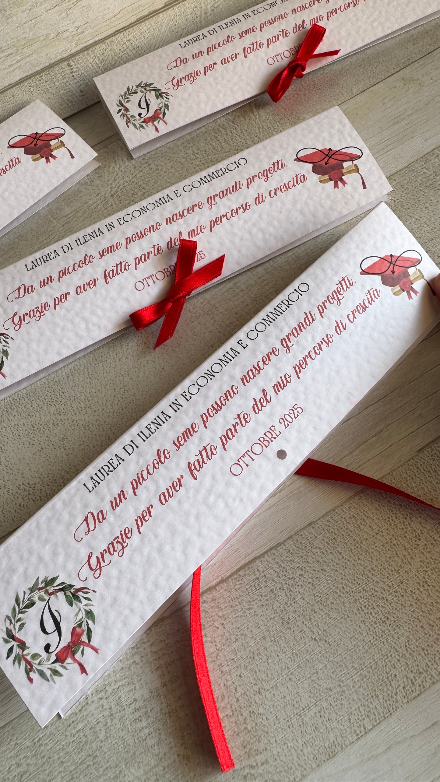 Bomboniera Laurea – Astuccio Pieghevole con Matita Seminabile