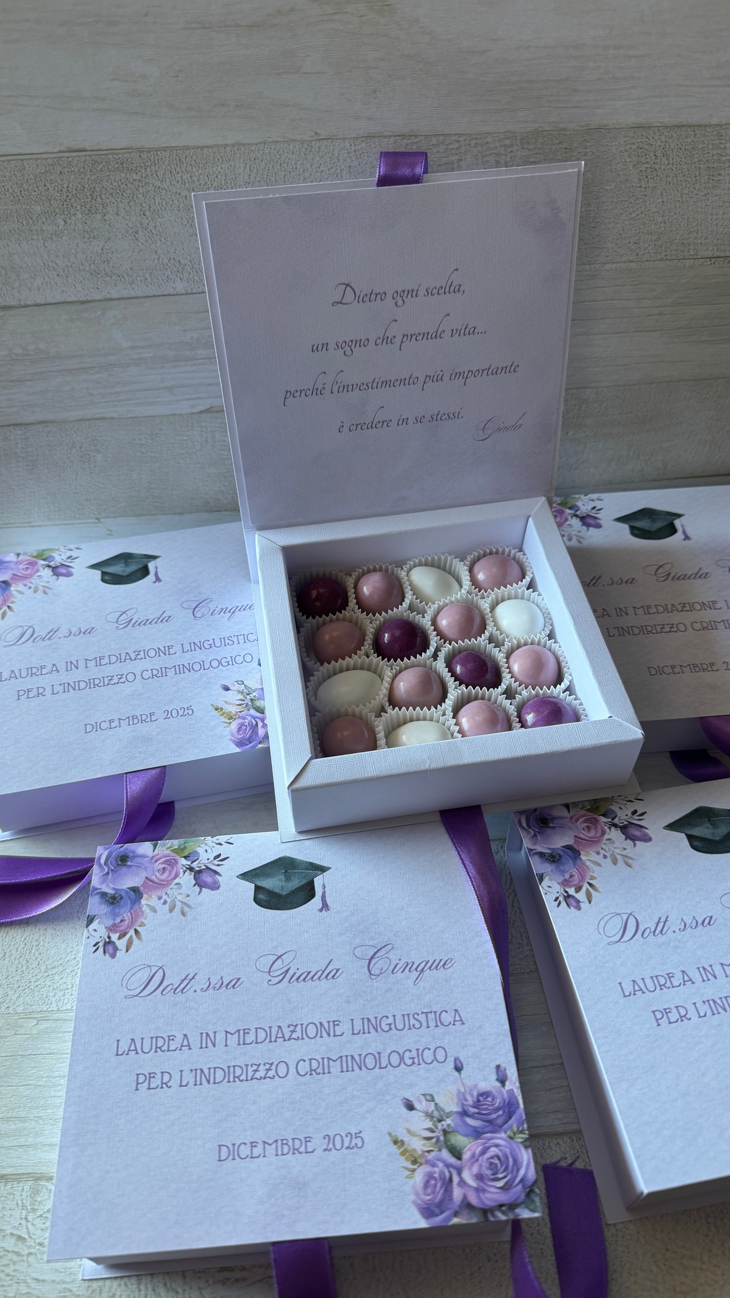 Porta Confetti Laurea – Cofanetto a Libro Degustazione Personalizzato