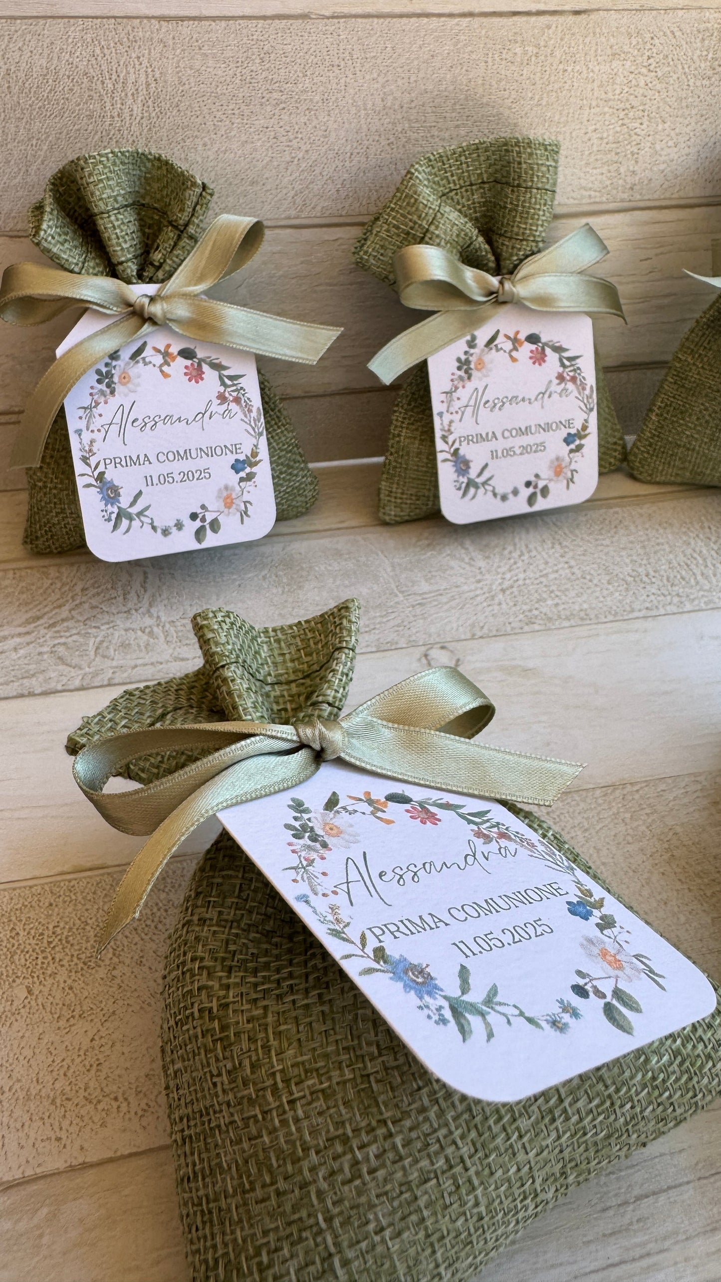 Porta Confetti Comunione e Cresima in Sacchettino di Iuta con Tag Personalizzato