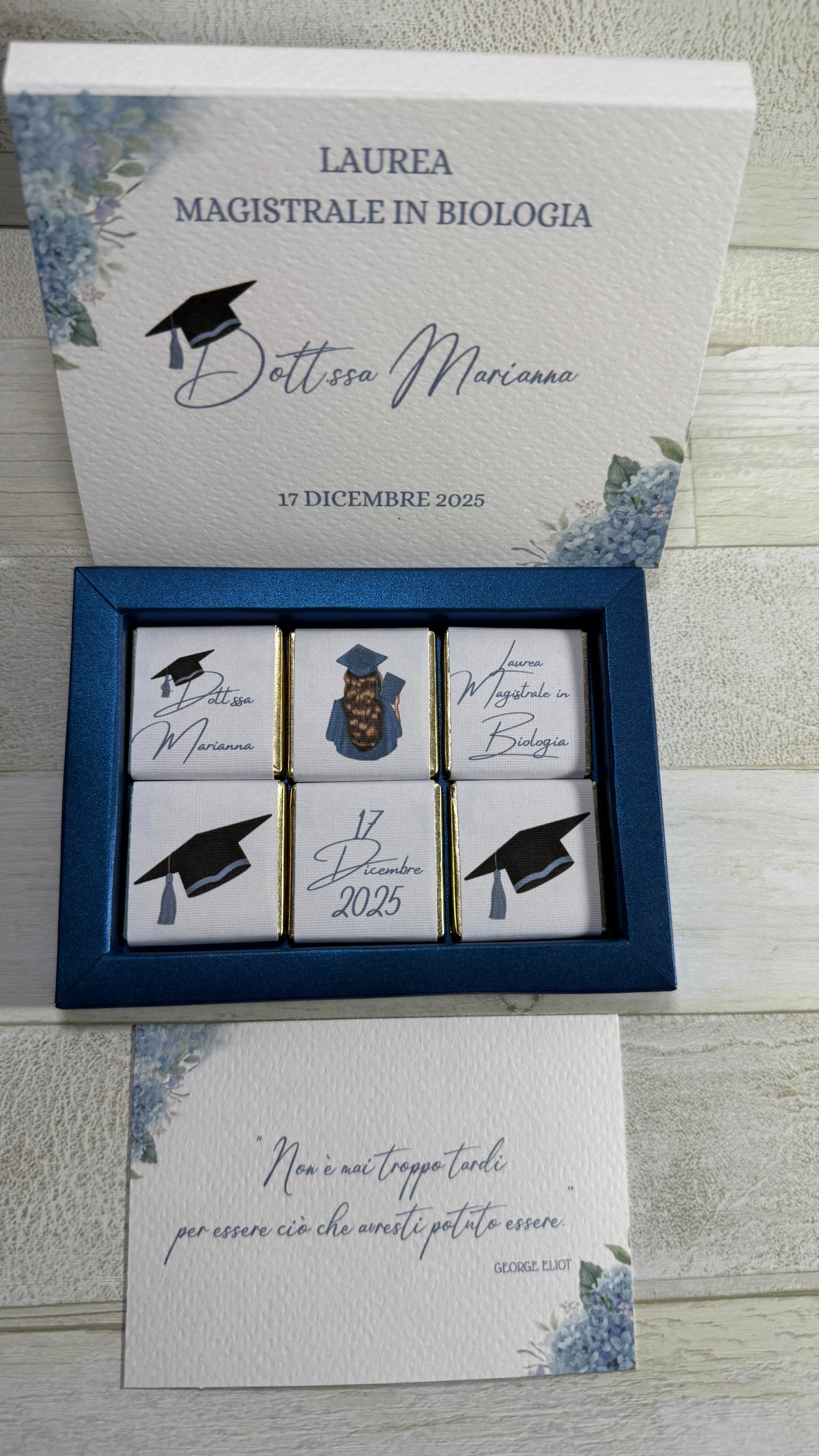 Cioccolatini Laurea – Cofanetto a Scorrimento Personalizzabile (33 × 33 mm)