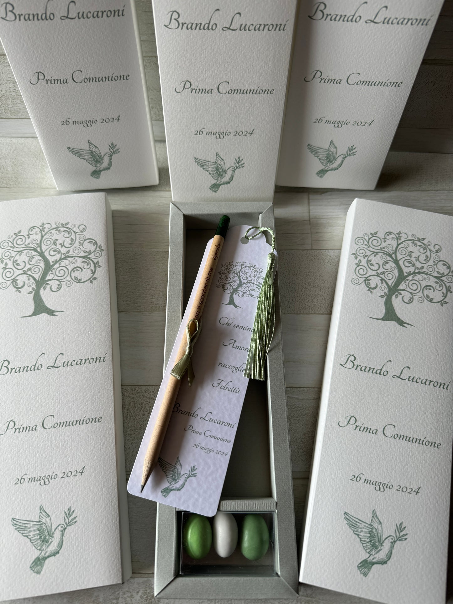 Cofanetto regalo personalizzato con Segnalibro, Matita Seminabile e 3 confetti per Comunione&Cresima