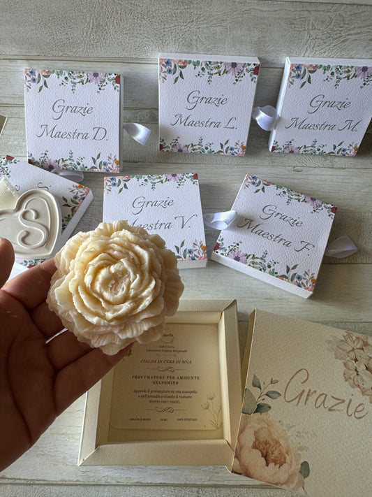 Peonia in cera di soia in cofanetto regalo personalizzato