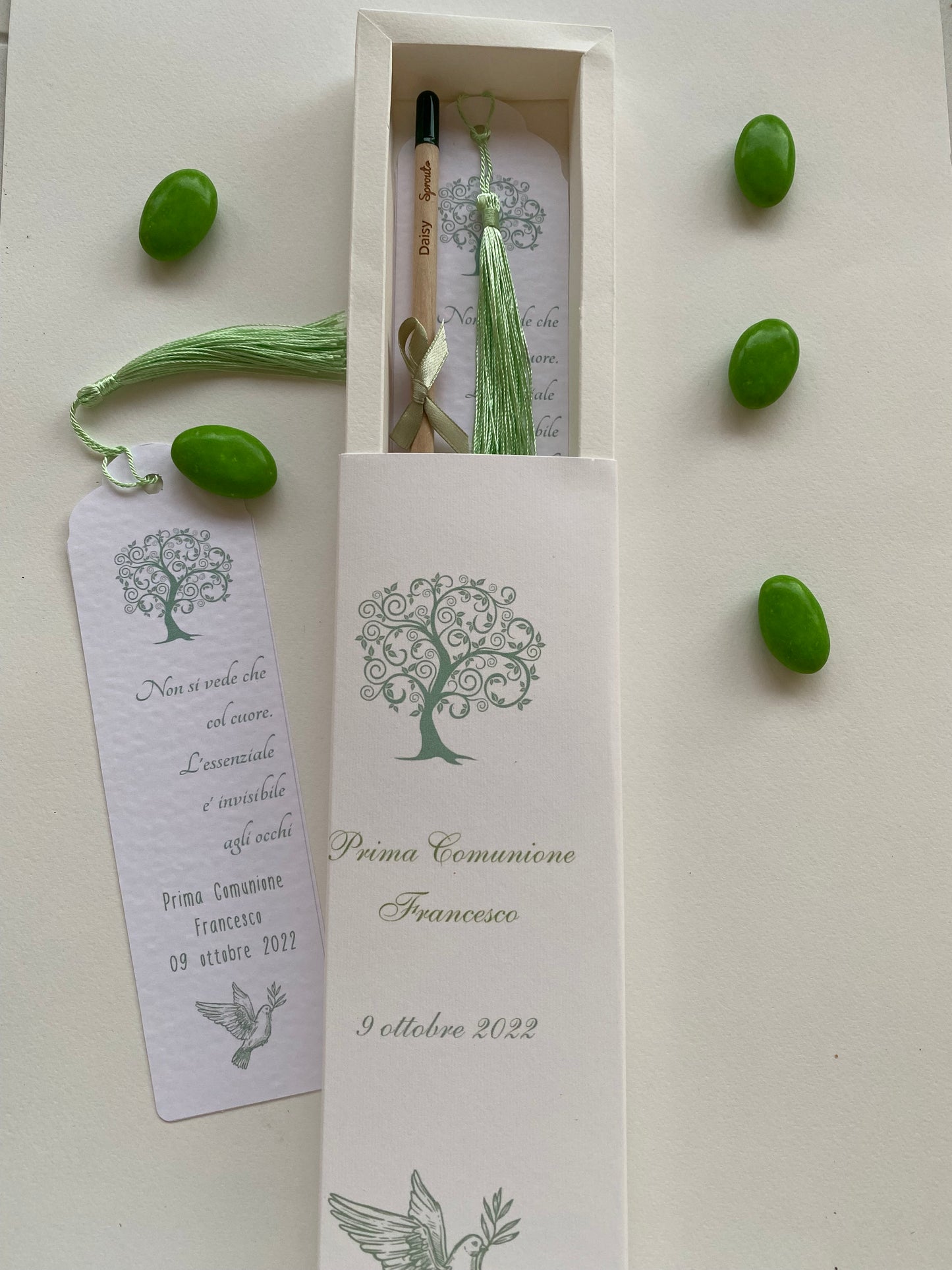 Cofanetto regalo personalizzato con Segnalibro, Matita Seminabile e 3 confetti per Comunione&Cresima