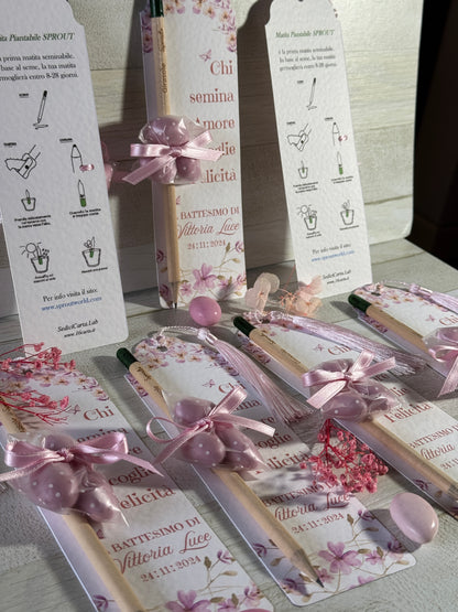 Bomboniera Battesimo – Segnalibro Personalizzato con Matita Seminabile e confetti