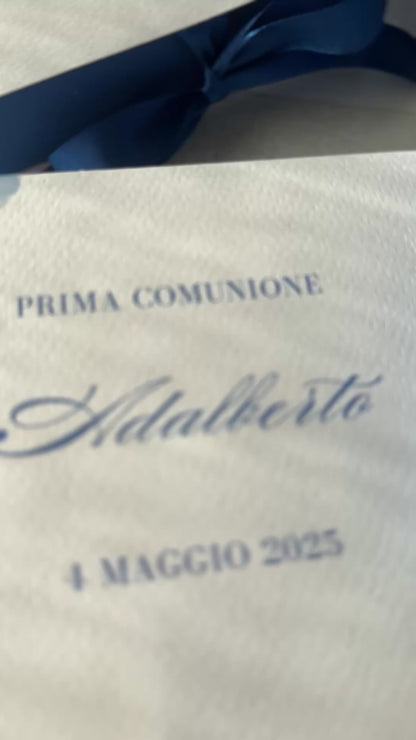 Peonia in cera di soia in cofanetto regalo a libro personalizzato Comunione-Cresima