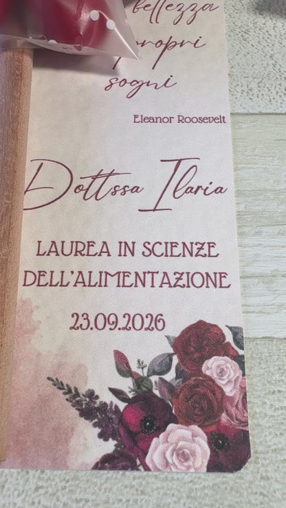 Bomboniera Laurea – Segnalibro Personalizzato con Matita Seminabile e Astuccio