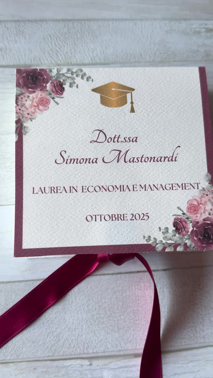 Bomboniera personalizzata laurea con profumatore cuore fiorato in cera di soia